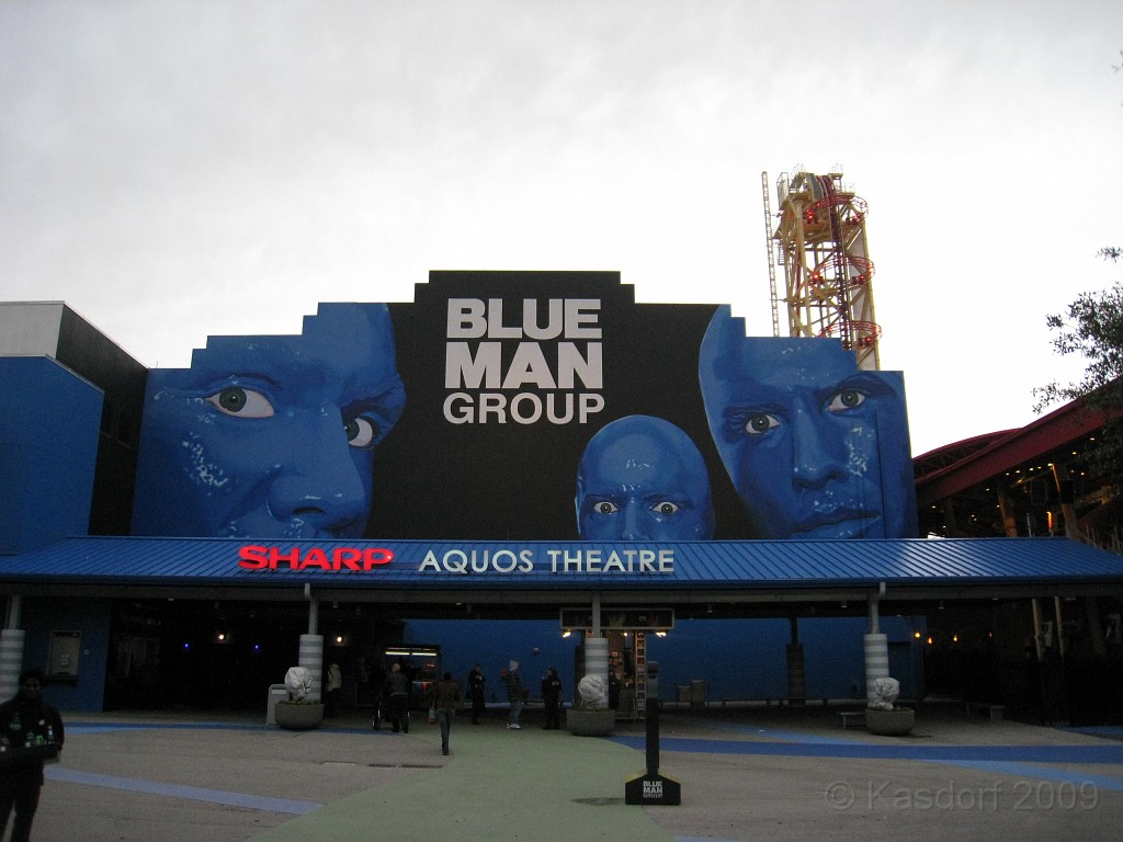 Disney 2010 D1 0790.jpg - January 9-11, 2010 Disney World Florida. Went to run the marathon. Saturday, fly down, check in, go to Expo to pick up packet, then to see Blue Man Group in the evening.